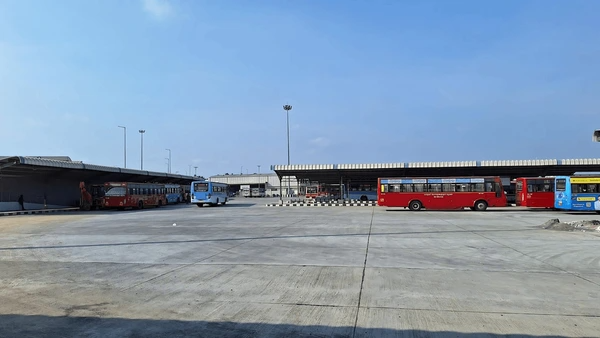 Local near Ruby Venkateshwara Nagar, Anakaputhur, Chennai